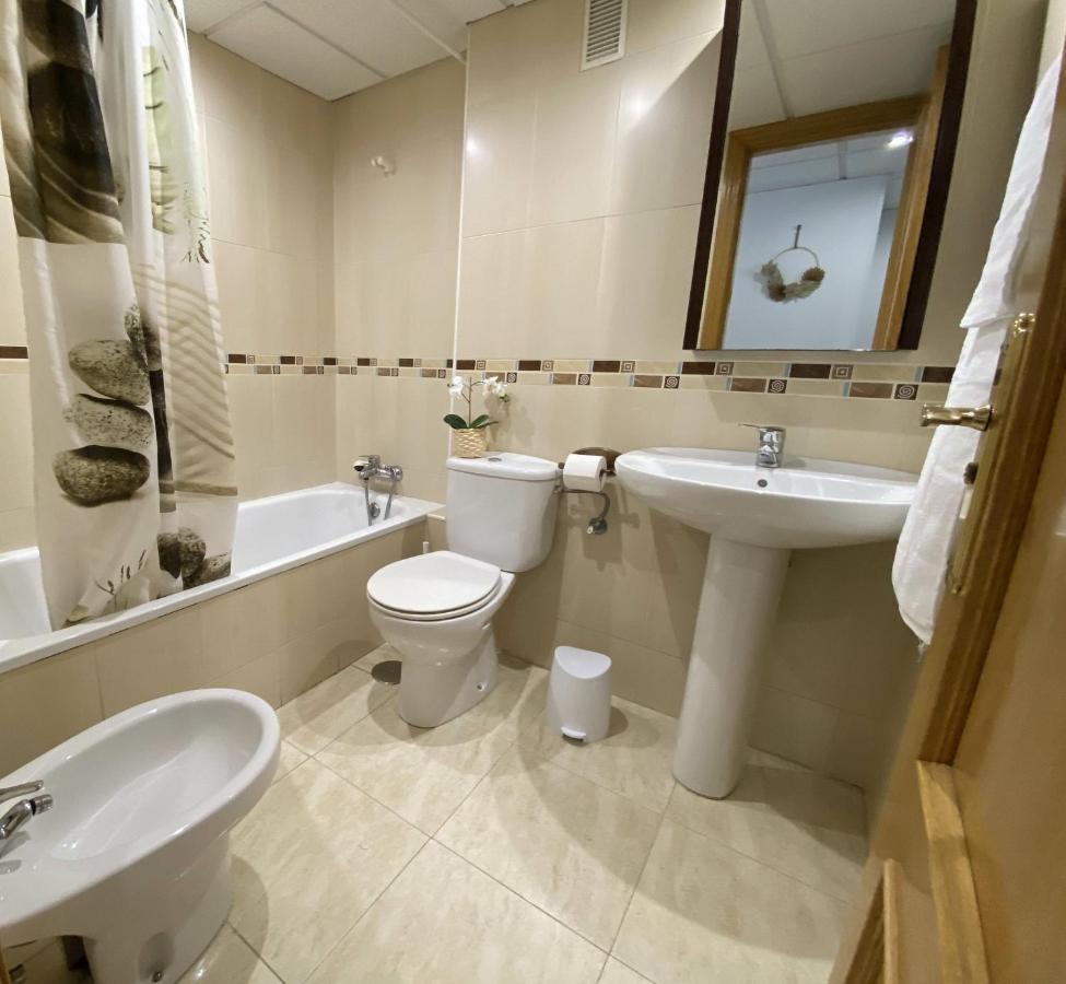 Lunaroom Center & Quiet Guesthouse Málaga Kültér fotó